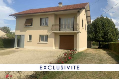 Maison avec de l'espace extérieur proche de Montrevel-en-Bresse 01340